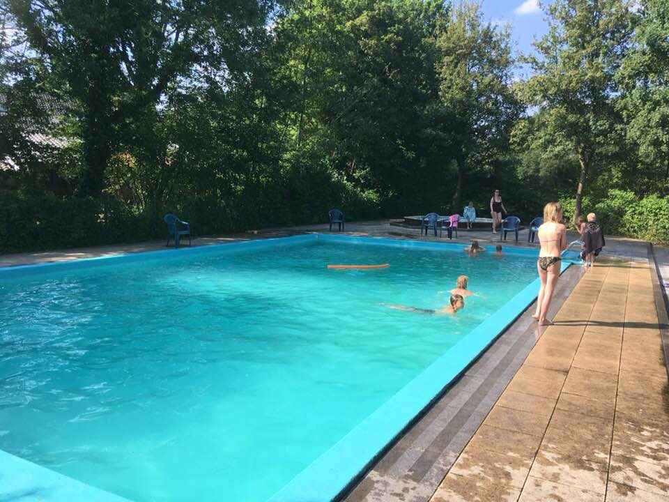 zwembad in gebruik
